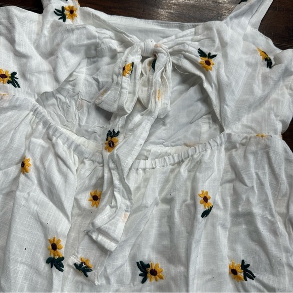 Rewind Tie Back Flower Embroidered Skater Dress - Picture 3 of 5